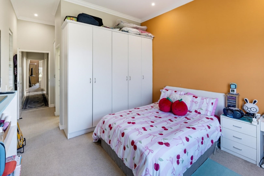 To Let 3 Bedroom Property for Rent in Royal Ascot Western Cape